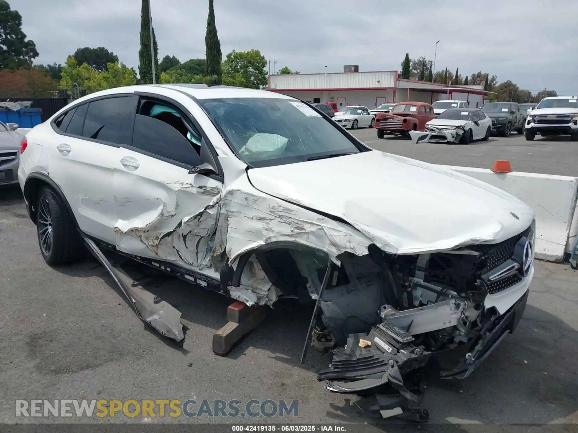 1 fotografías del automóvil dañado WDC0J4KB7KF513940 MERCEDES-BENZ GLC 300 COUPE 2019