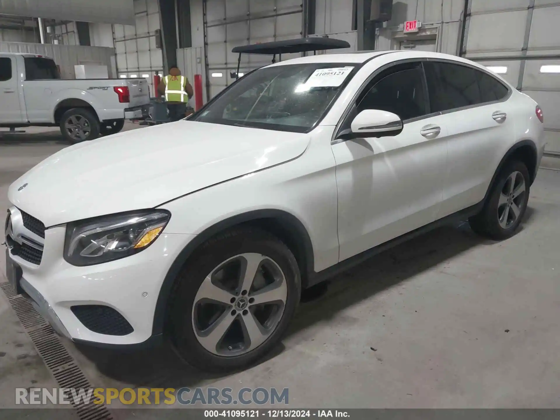 2 fotografías del automóvil dañado WDC0J4KB8KF571572 MERCEDES-BENZ GLC 300 COUPE 2019