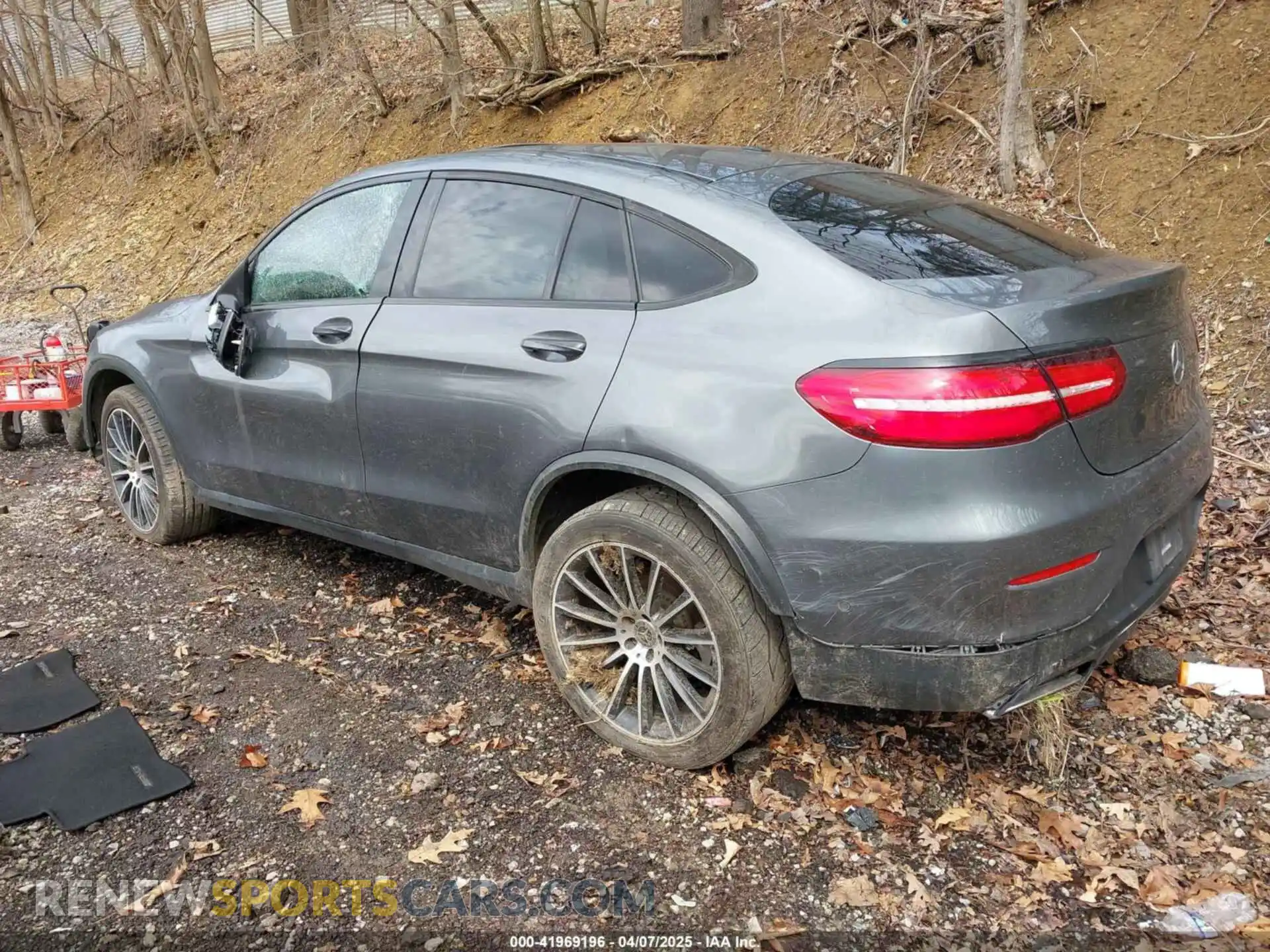 3 fotografías del automóvil dañado WDC0J4KB8KF664639 MERCEDES-BENZ GLC 300 COUPE 2019