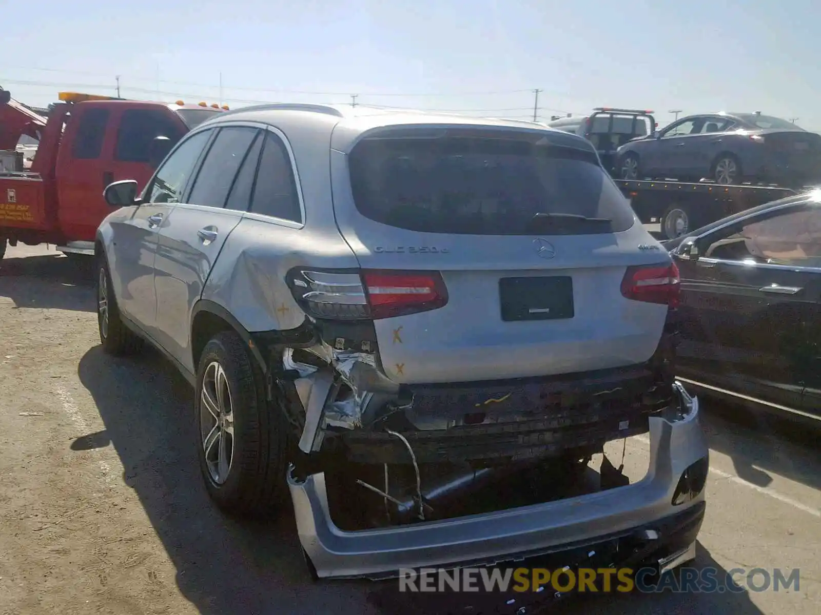 3 Фотография поврежденного автомобиля WDC0G5EB8KF541178 MERCEDES-BENZ GLC 350E 2019
