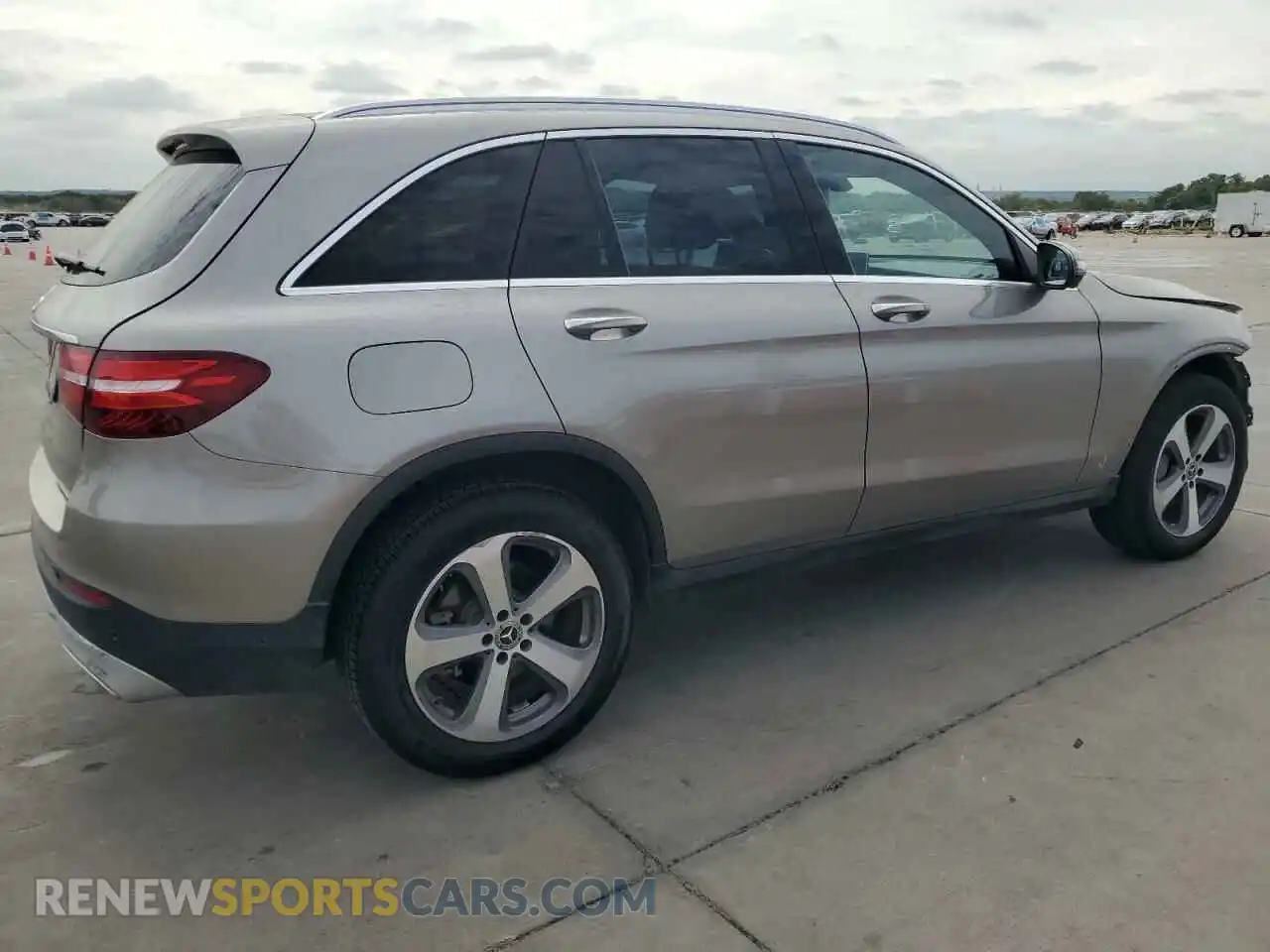 3 Photograph of a damaged car WDC0G4JB3KV137257 MERCEDES-BENZ GLC-CLASS 2019