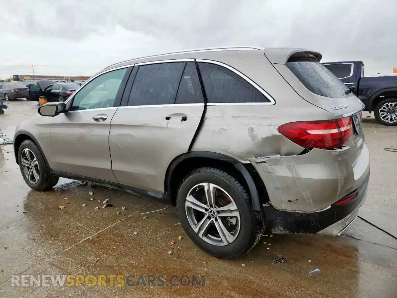 2 Photograph of a damaged car WDC0G4KB4KF642717 MERCEDES-BENZ GLC-CLASS 2019