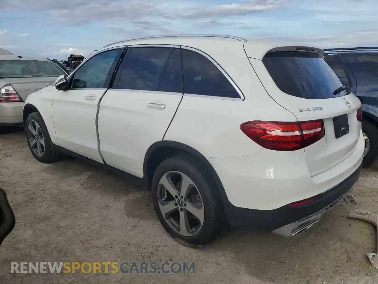 2 Photograph of a damaged car WDC0G4KB9KV193329 MERCEDES-BENZ GLC-CLASS 2019