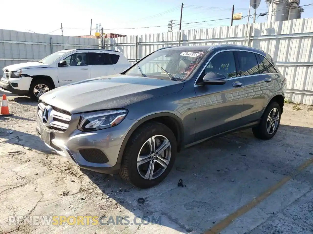 2 Photograph of a damaged car WDC0G5EB4KF545261 MERCEDES-BENZ GLC-CLASS 2019