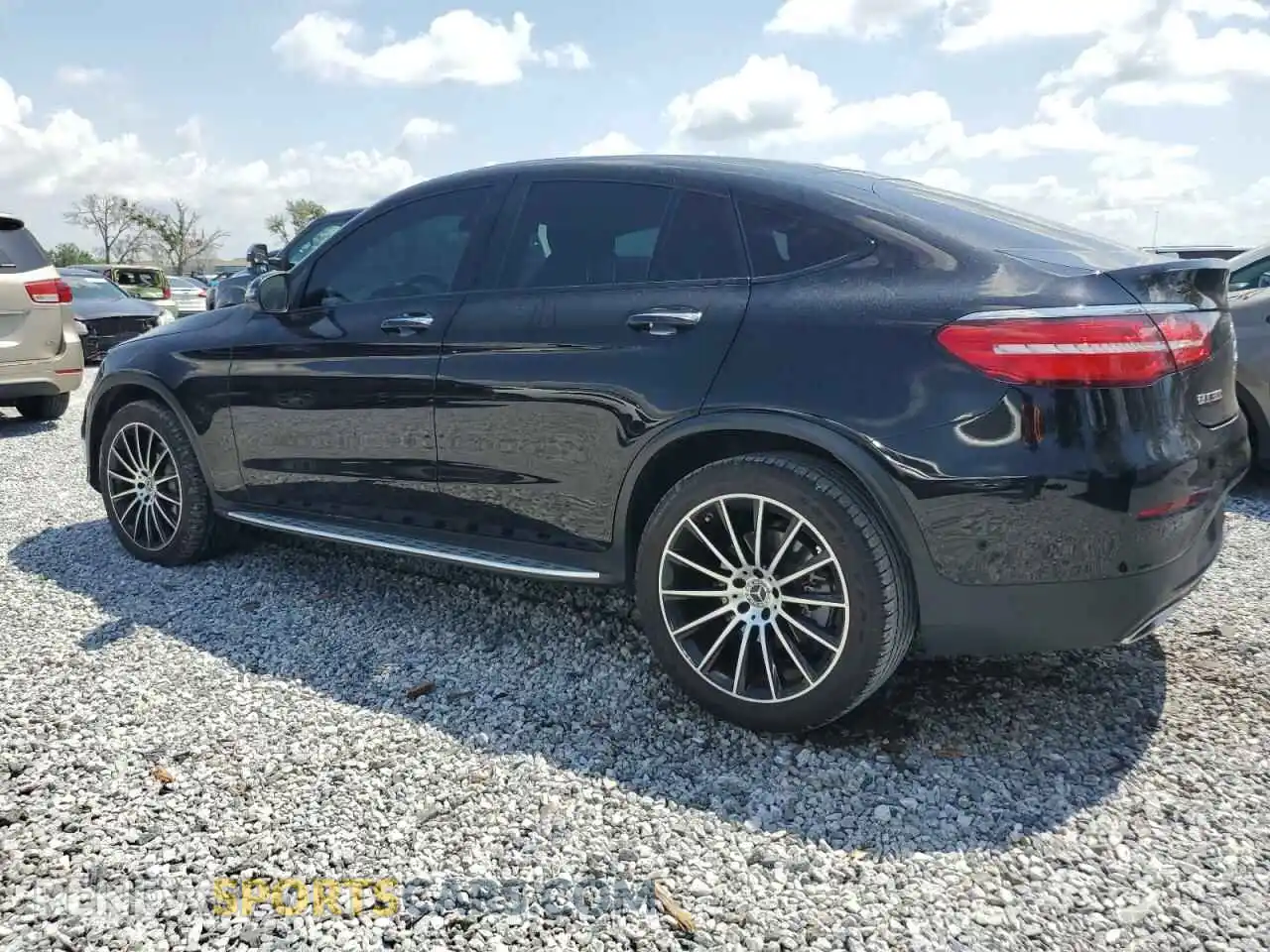 2 fotografías del automóvil dañado WDC0J4KB9KF544512 MERCEDES-BENZ GLC-CLASS 2019
