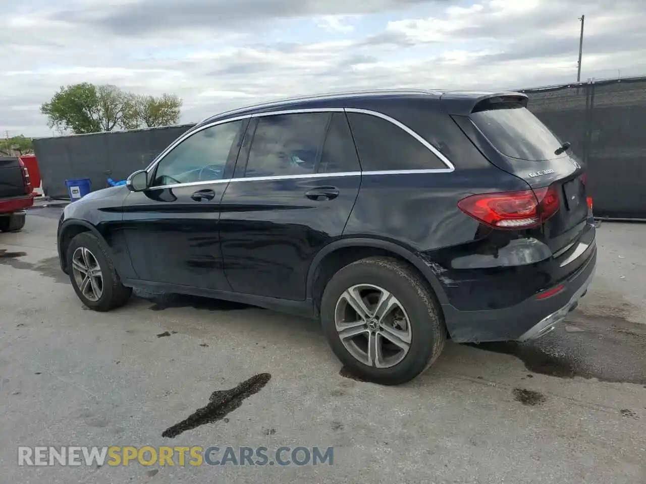 2 Photograph of a damaged car WDC0G8DB1LF692402 MERCEDES-BENZ GLC-CLASS 2020