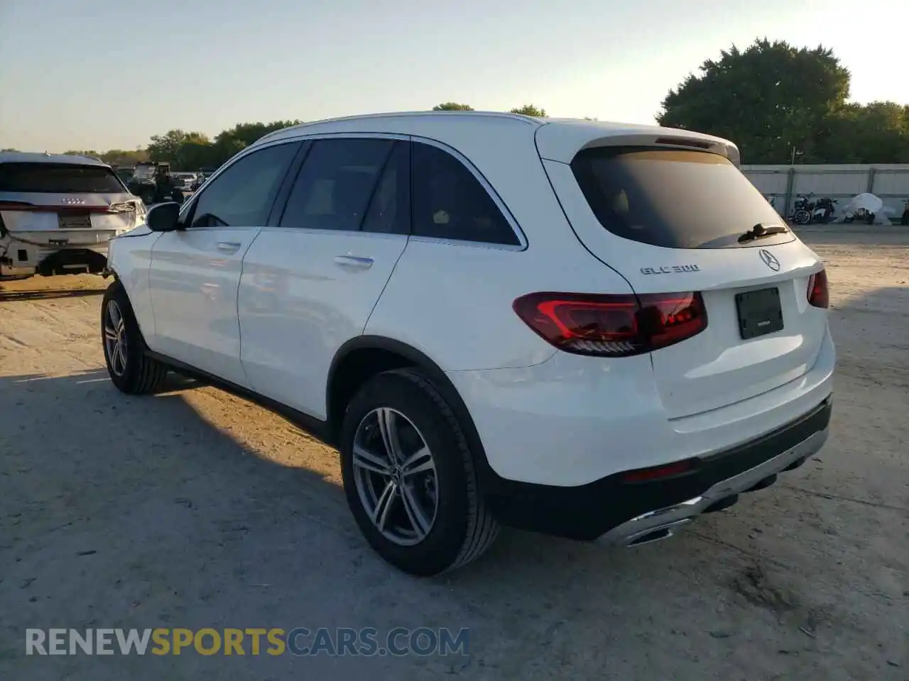 3 Photograph of a damaged car WDC0G8DB7LF735186 MERCEDES-BENZ GLC-CLASS 2020