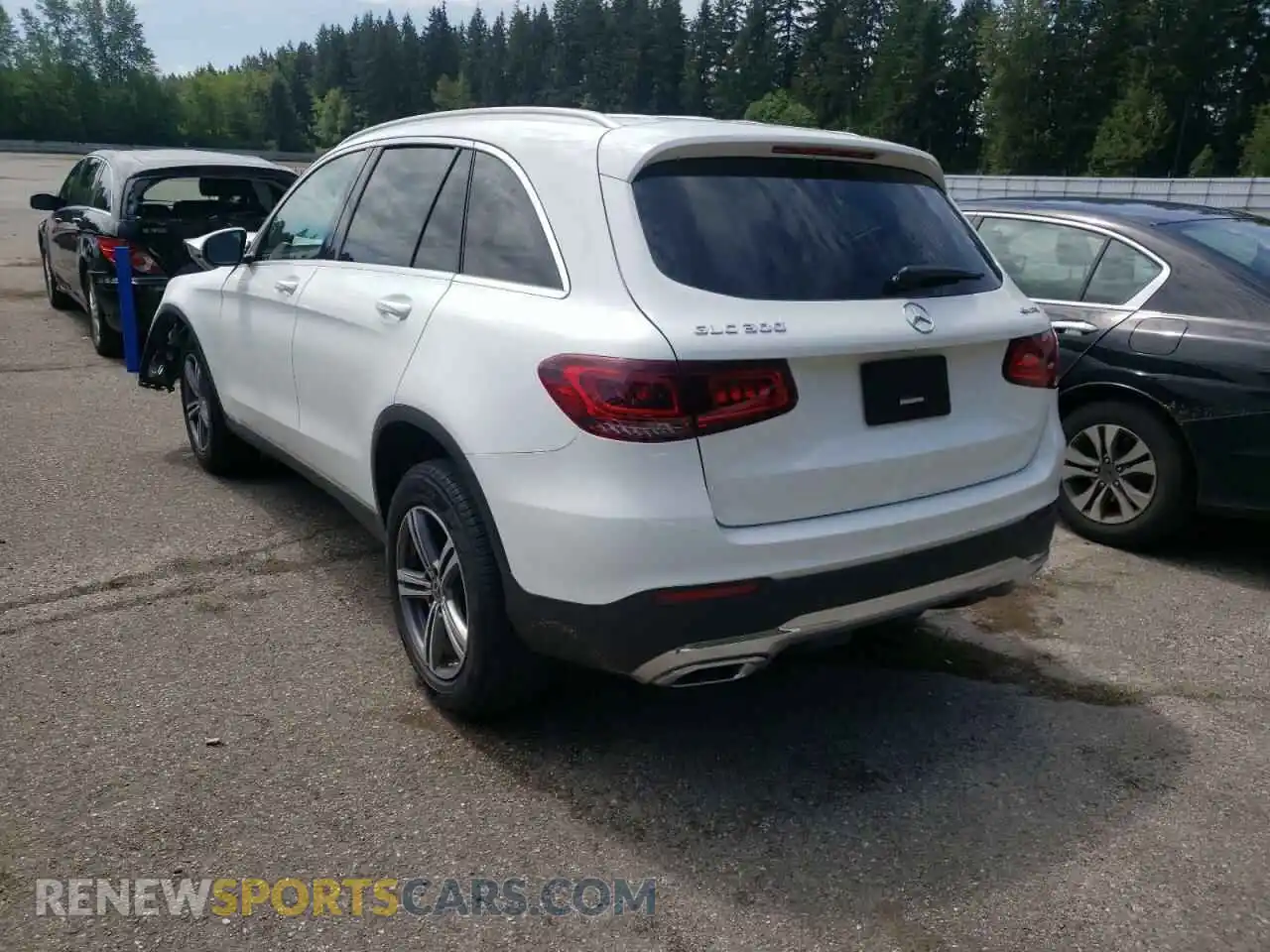 3 Photograph of a damaged car WDC0G8EB5LF751532 MERCEDES-BENZ GLC-CLASS 2020