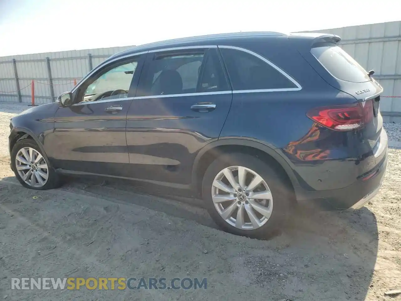 2 Photograph of a damaged car W1N0G8DBXMF922583 MERCEDES-BENZ GLC-CLASS 2021