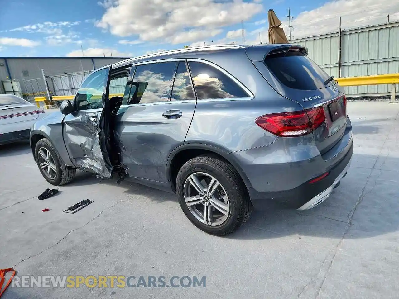 2 fotografías del automóvil dañado W1N0G8DBXMV270246 MERCEDES-BENZ GLC-CLASS 2021
