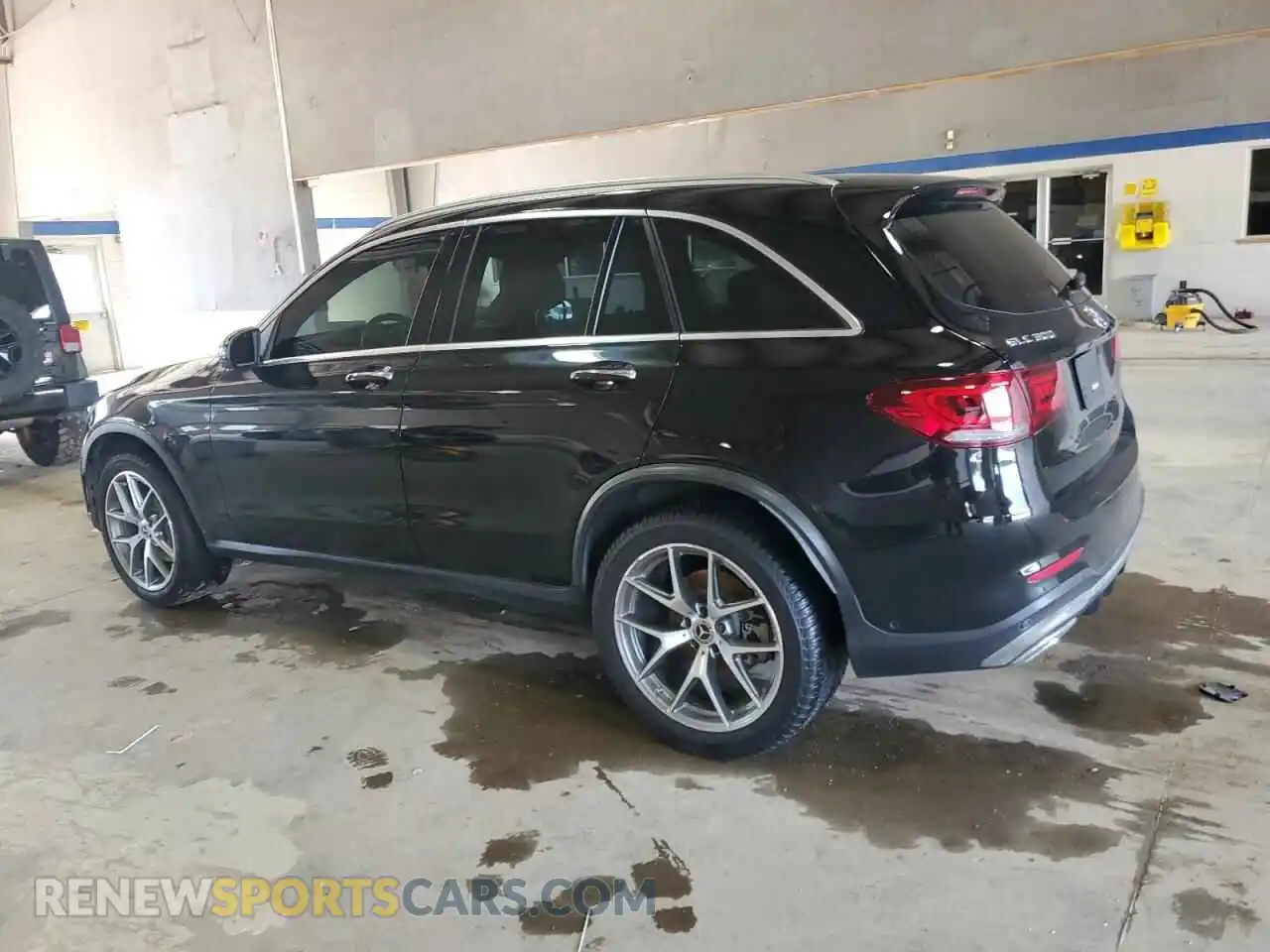 2 Photograph of a damaged car W1N0G8EBXMV319279 MERCEDES-BENZ GLC-CLASS 2021