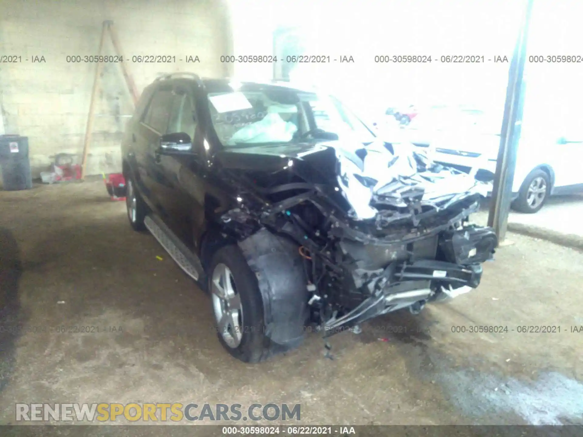 1 Photograph of a damaged car 4JGDA5HB3JB074161 MERCEDES-BENZ GLE 2018