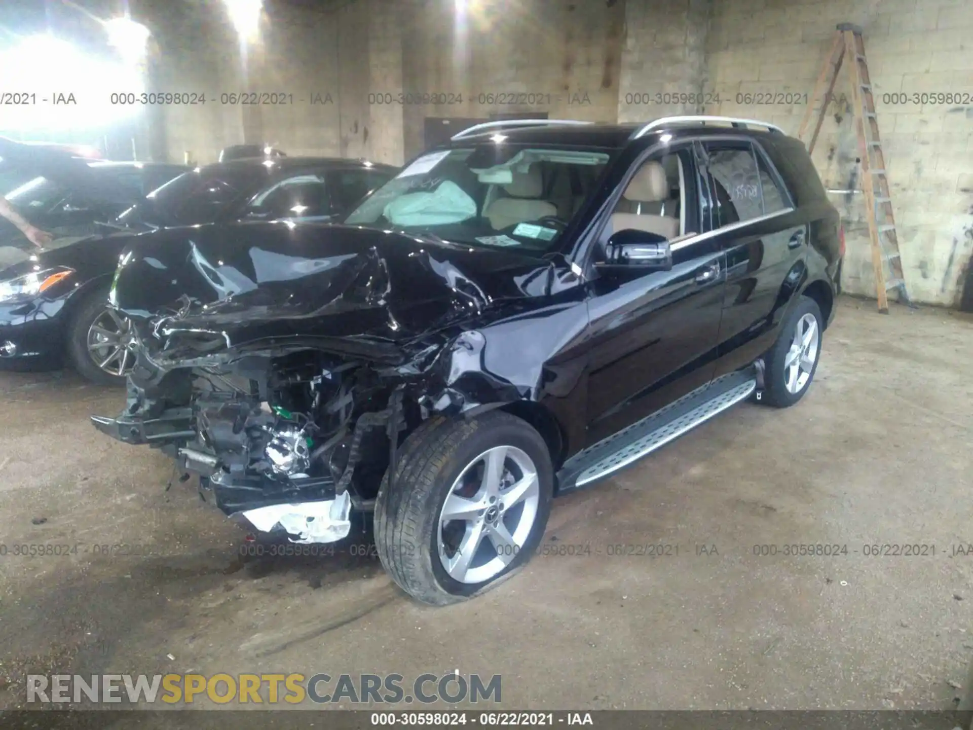 2 Photograph of a damaged car 4JGDA5HB3JB074161 MERCEDES-BENZ GLE 2018