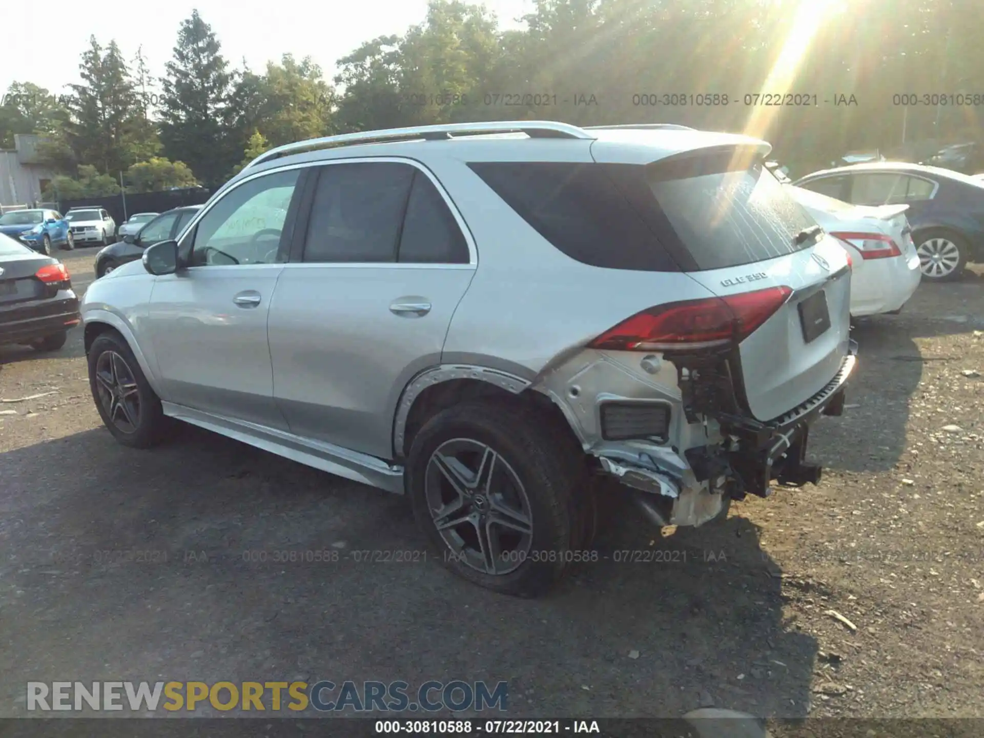 3 Photograph of a damaged car 4JGFB4KB4MA431172 MERCEDES-BENZ GLE 2021