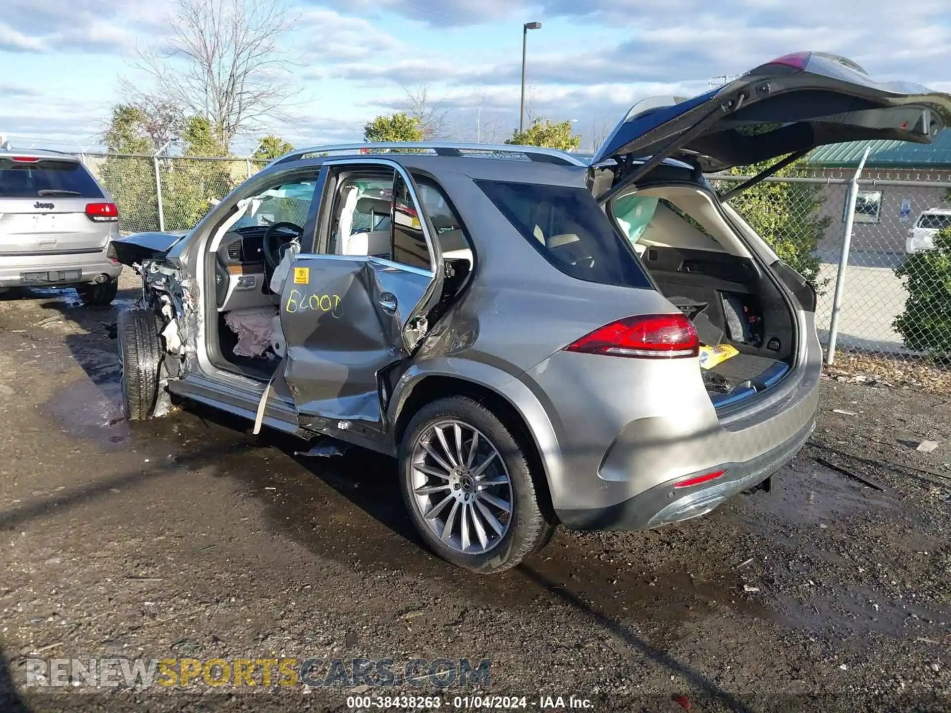 3 Photograph of a damaged car 4JGFB4KB9MA492260 MERCEDES-BENZ GLE 2021