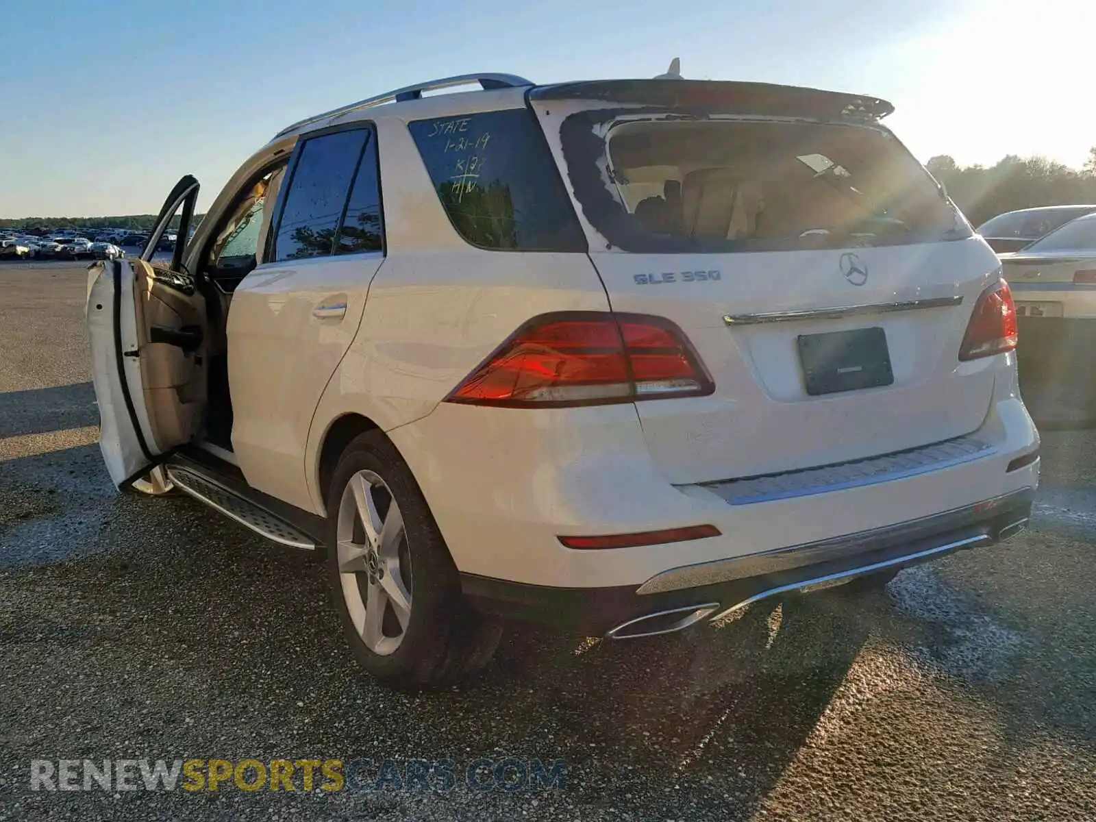 3 Фотография поврежденного автомобиля 4JGDA5JB3JB148818 MERCEDES-BENZ GLE 350 2018