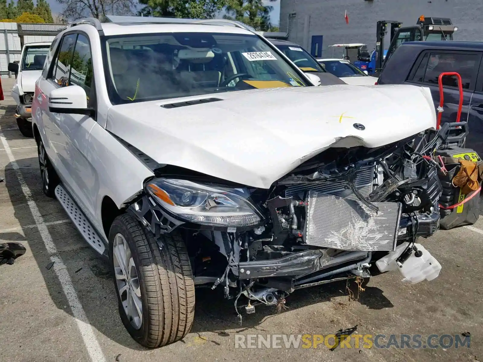 1 Фотография поврежденного автомобиля 4JGDA5GB7KB209290 MERCEDES-BENZ GLE 400 4M 2019
