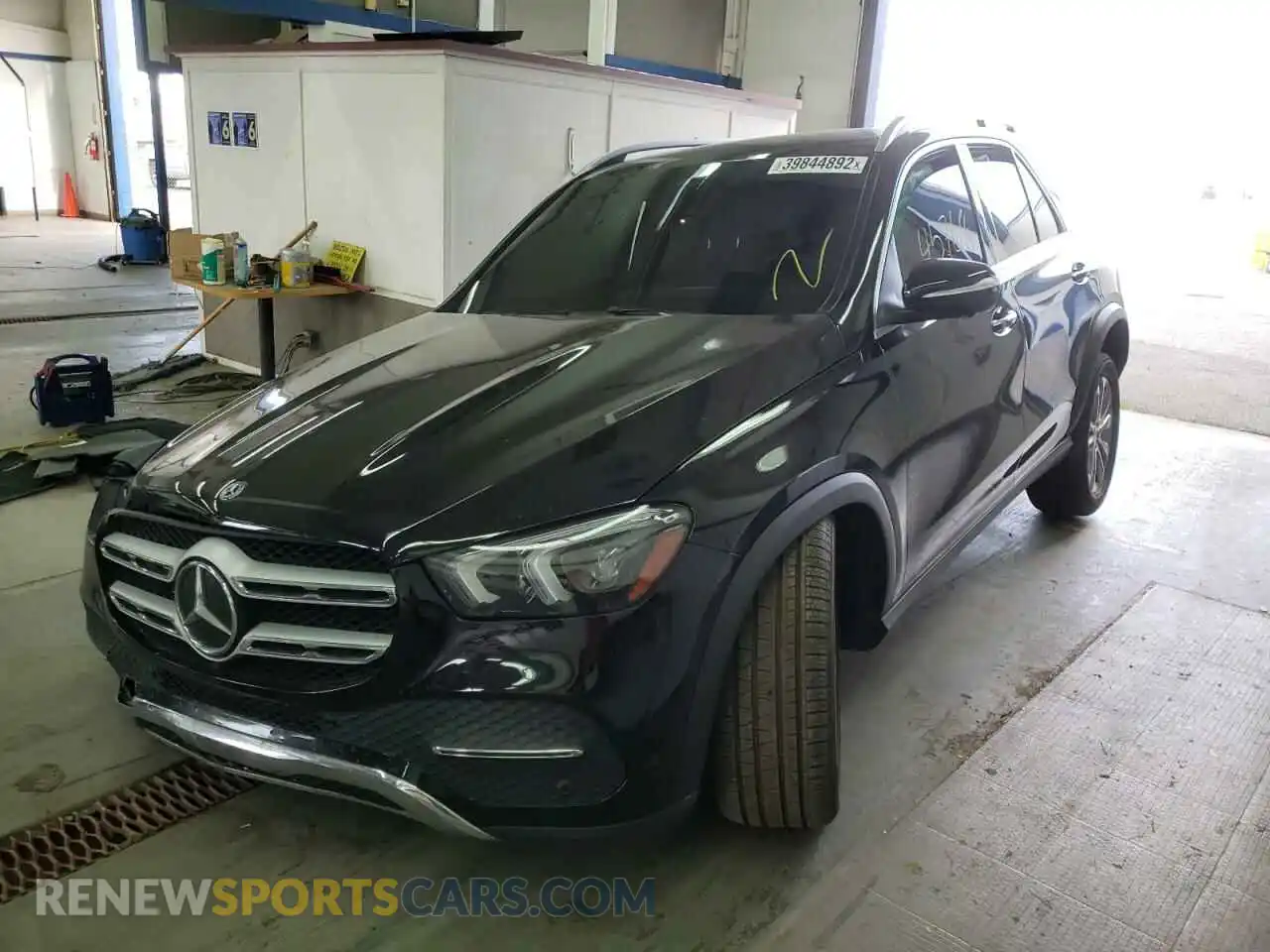 2 Photograph of a damaged car 4JGFB4KB8LA218465 MERCEDES-BENZ GLE-CLASS 2020