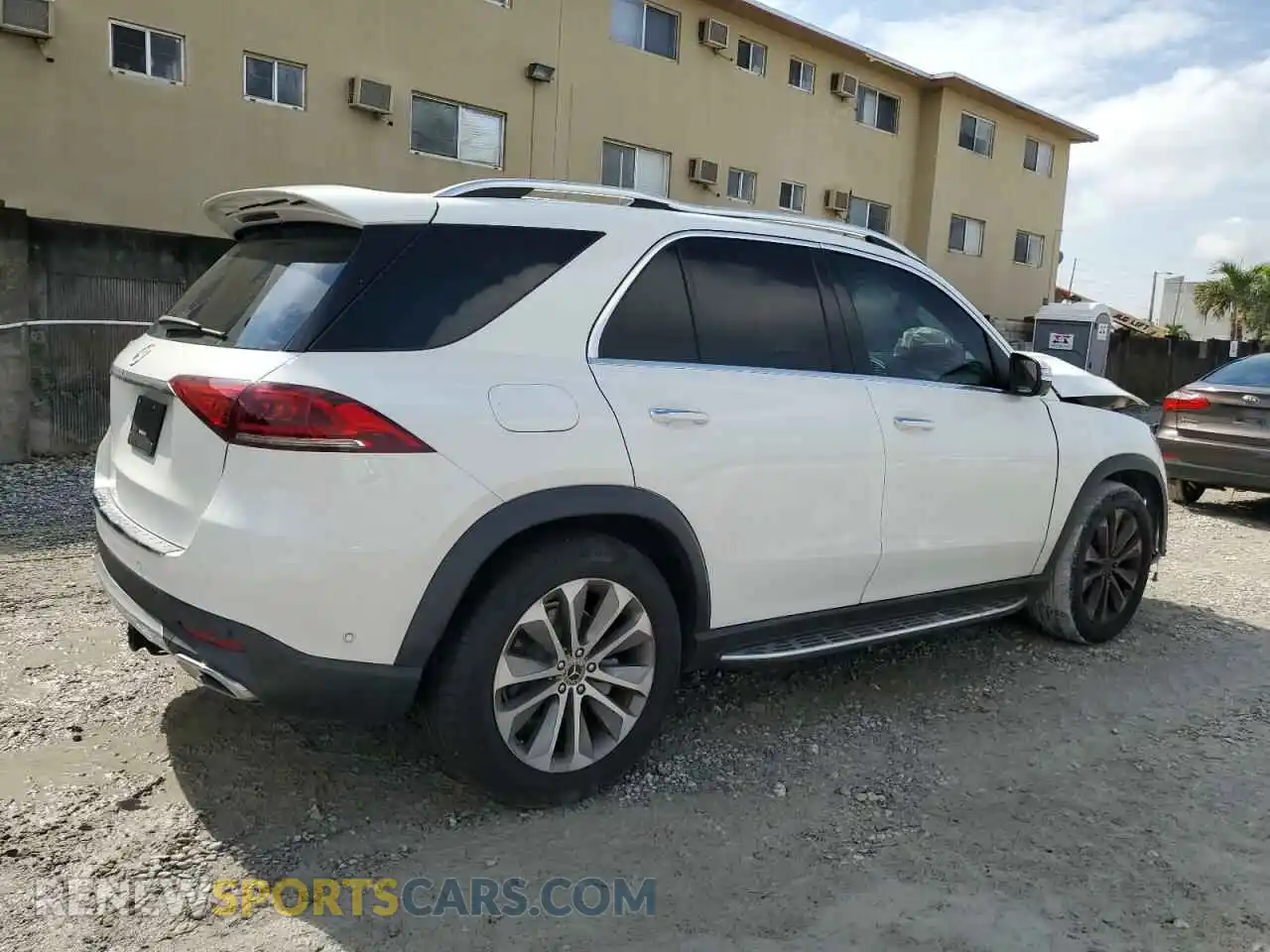 3 Photograph of a damaged car 4JGFB4JB3MA307654 MERCEDES-BENZ GLE-CLASS 2021