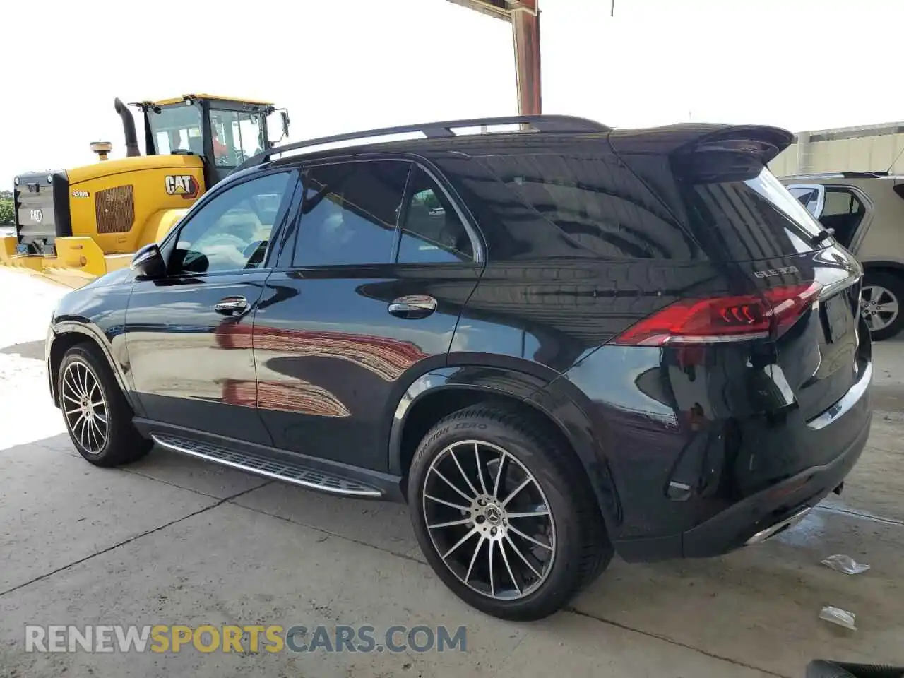 2 Photograph of a damaged car 4JGFB4JB4MA318047 MERCEDES-BENZ GLE-CLASS 2021