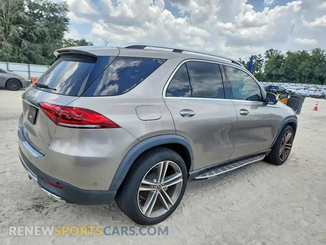 3 Photograph of a damaged car 4JGFB4JB5MA466336 MERCEDES-BENZ GLE-CLASS 2021
