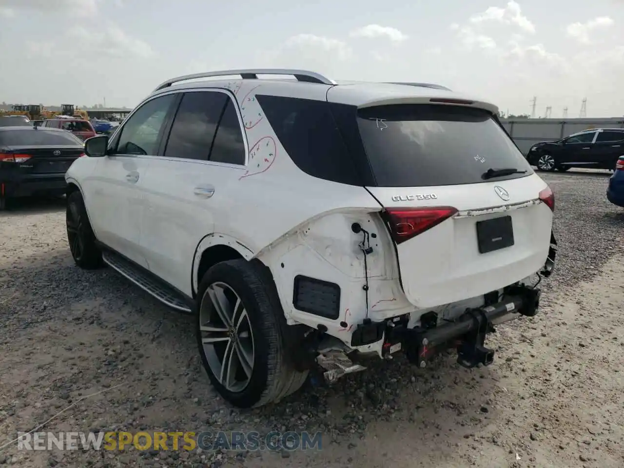 3 Photograph of a damaged car 4JGFB4JB6MA405657 MERCEDES-BENZ GLE-CLASS 2021