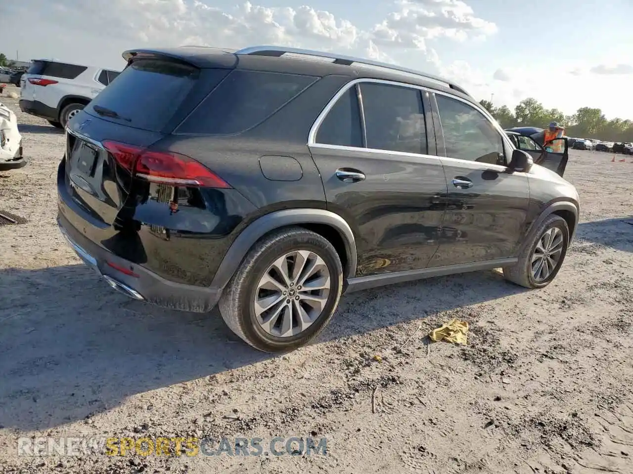 3 Photograph of a damaged car 4JGFB4JB9MA370855 MERCEDES-BENZ GLE-CLASS 2021
