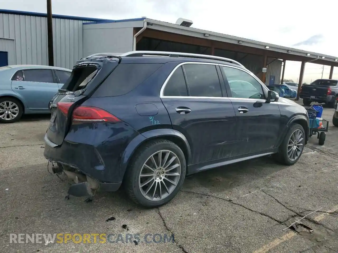 3 Photograph of a damaged car 4JGFB5KBXMA323998 MERCEDES-BENZ GLE-CLASS 2021