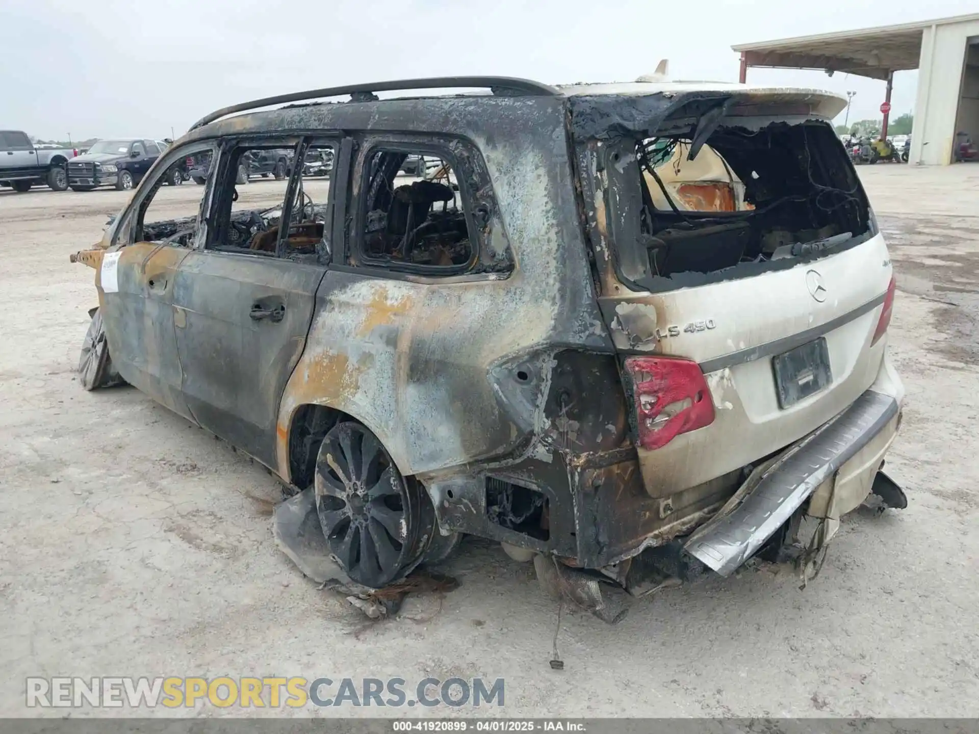 3 Photograph of a damaged car 4JGDF6EE9KB223437 MERCEDES-BENZ GLS 450 2019