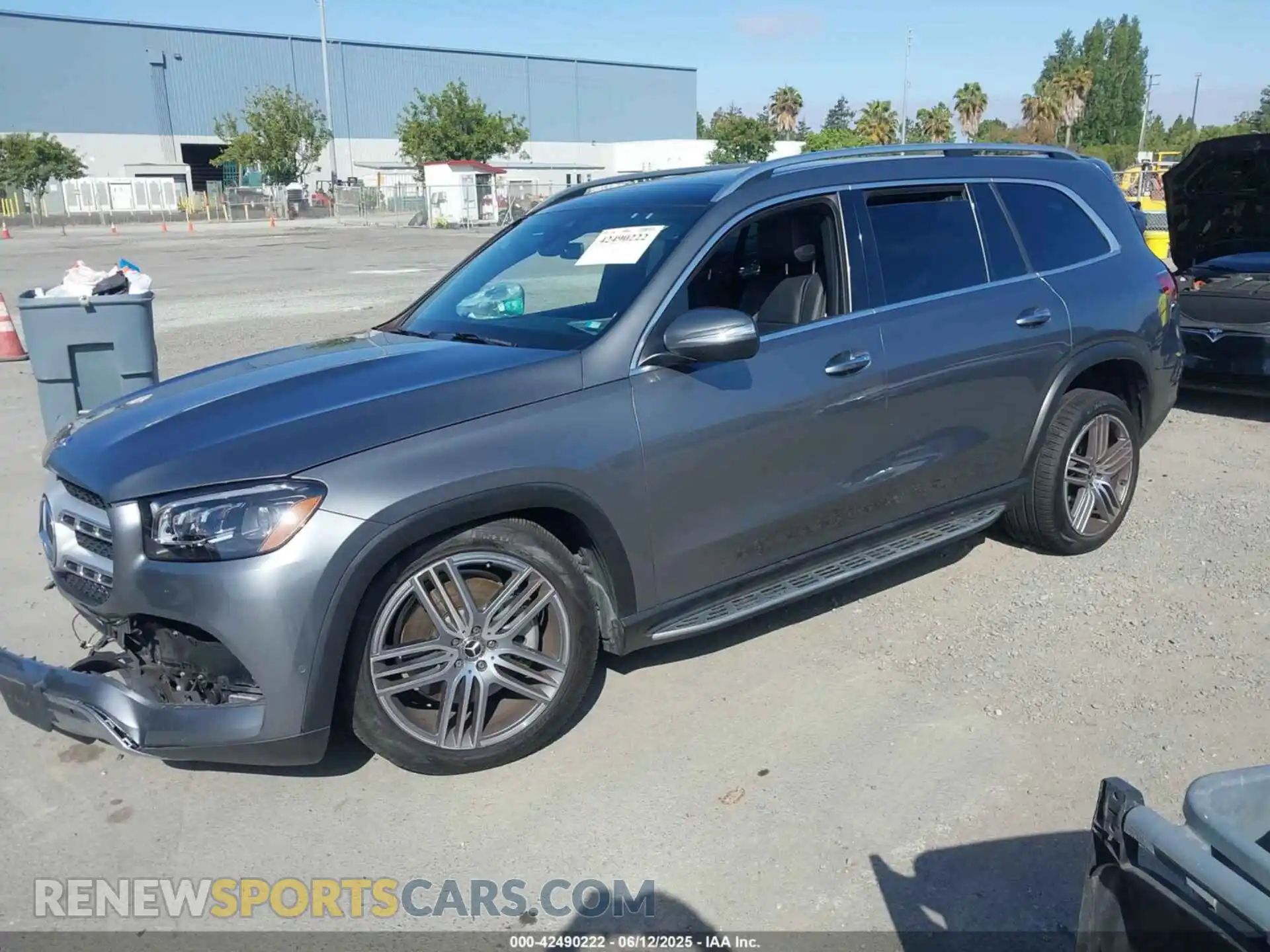 2 Photograph of a damaged car 4JGFF5KE2LA255788 MERCEDES-BENZ GLS 450 2020
