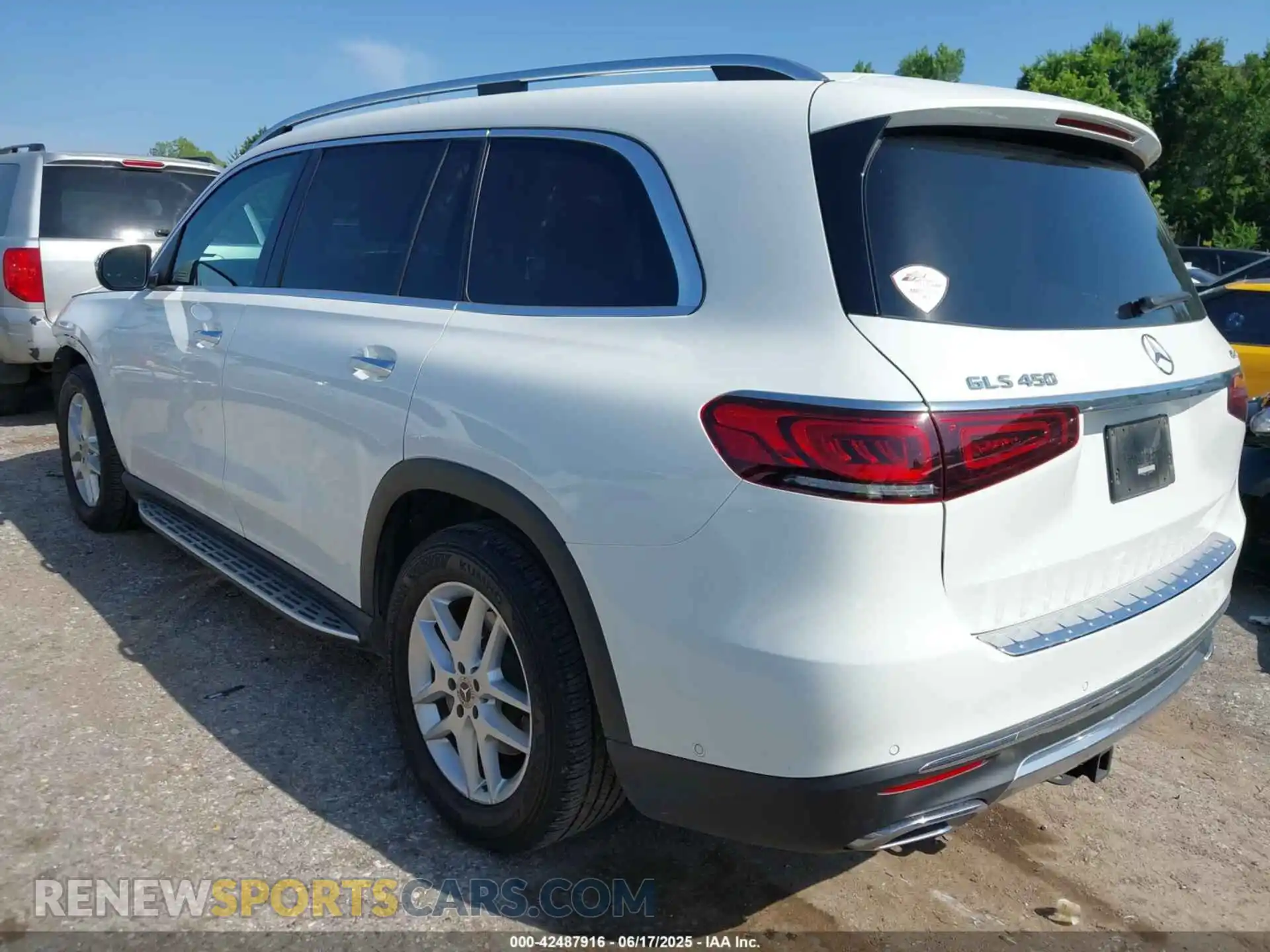 3 Photograph of a damaged car 4JGFF5KE9LA214090 MERCEDES-BENZ GLS 450 2020