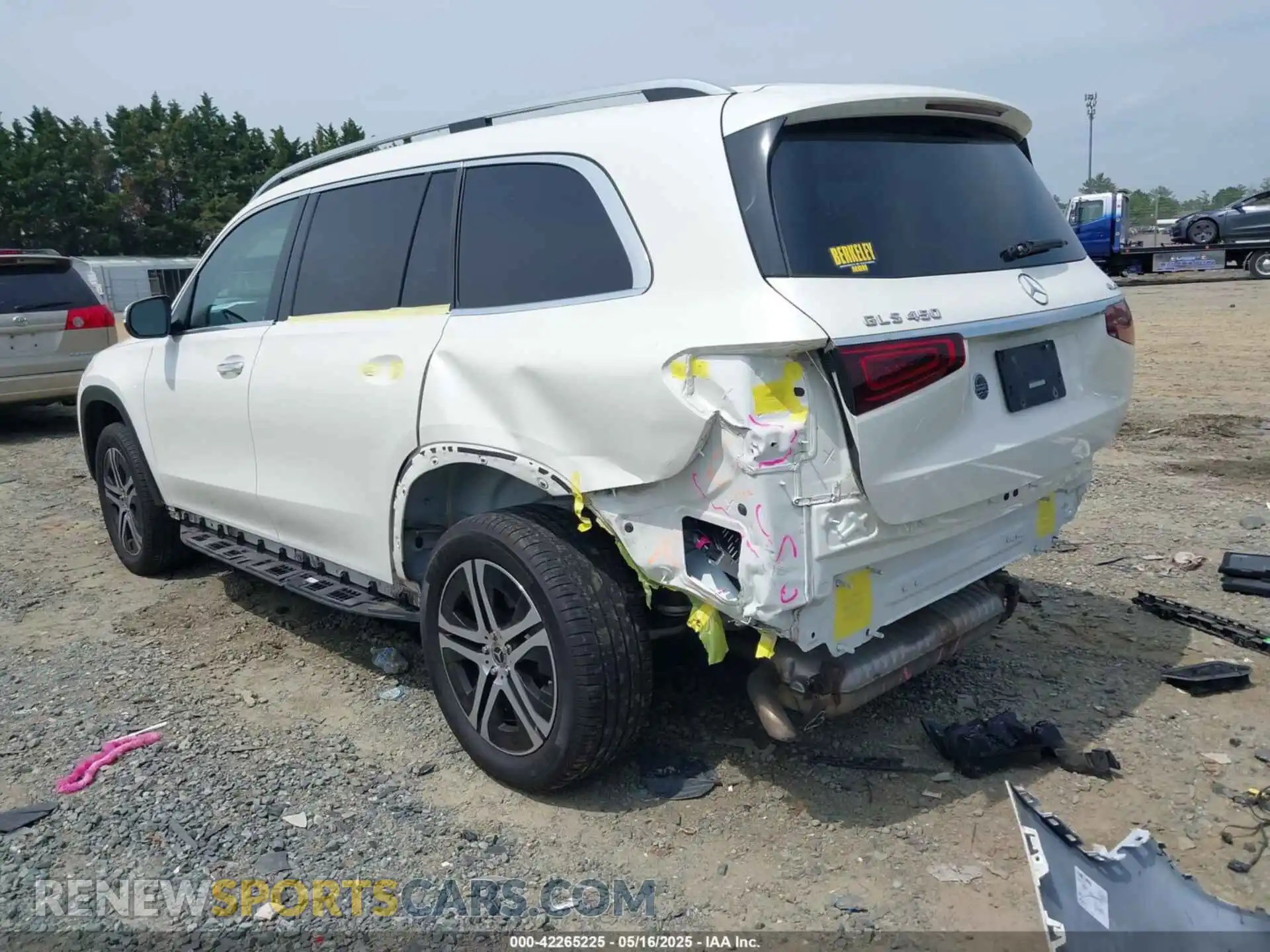 3 Photograph of a damaged car 4JGFF5KE1MA441193 MERCEDES-BENZ GLS 450 2021