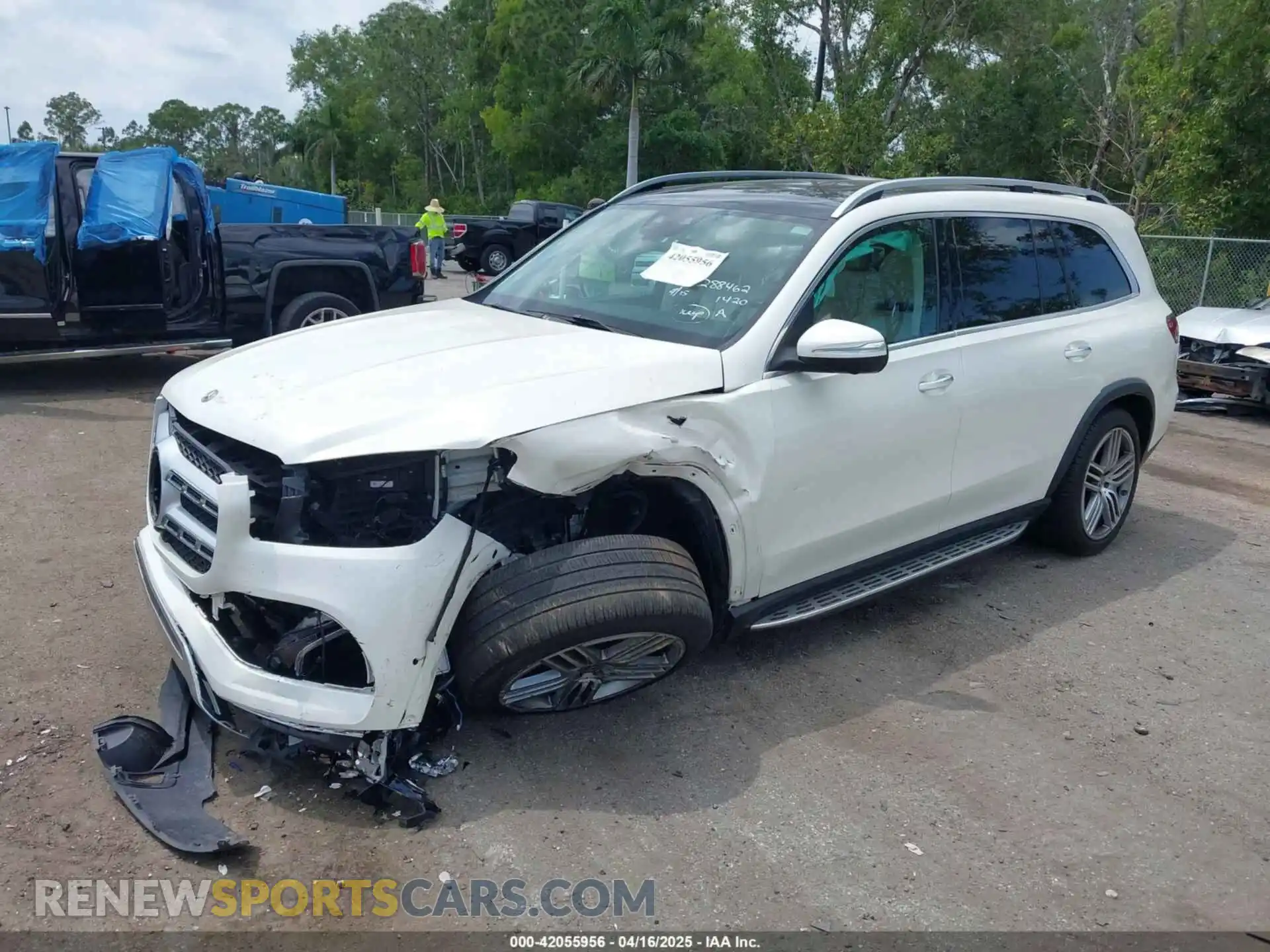 2 Photograph of a damaged car 4JGFF5KE3MA381420 MERCEDES-BENZ GLS 450 2021