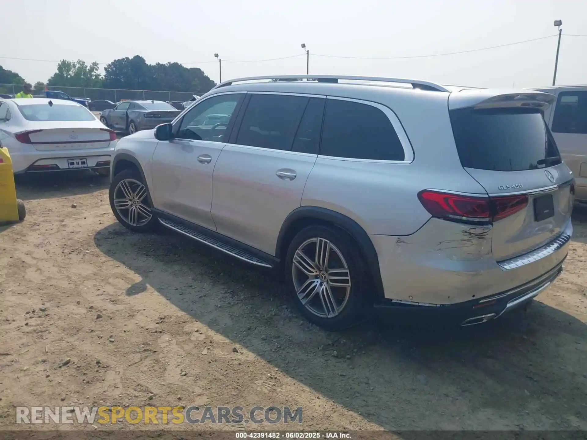 3 Photograph of a damaged car 4JGFF5KE4MA489206 MERCEDES-BENZ GLS 450 2021