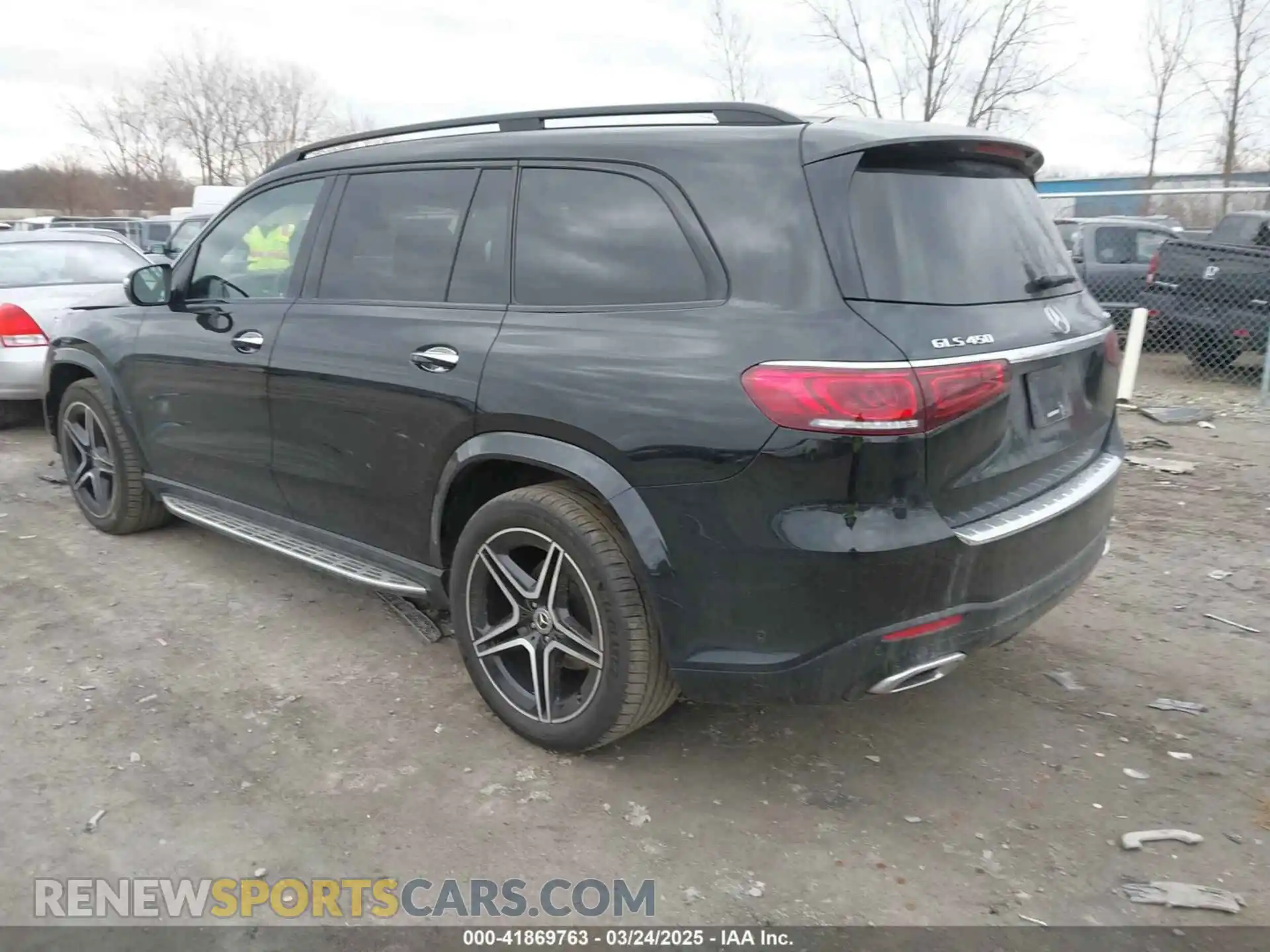 3 Photograph of a damaged car 4JGFF5KE7NA713361 MERCEDES-BENZ GLS 450 2022
