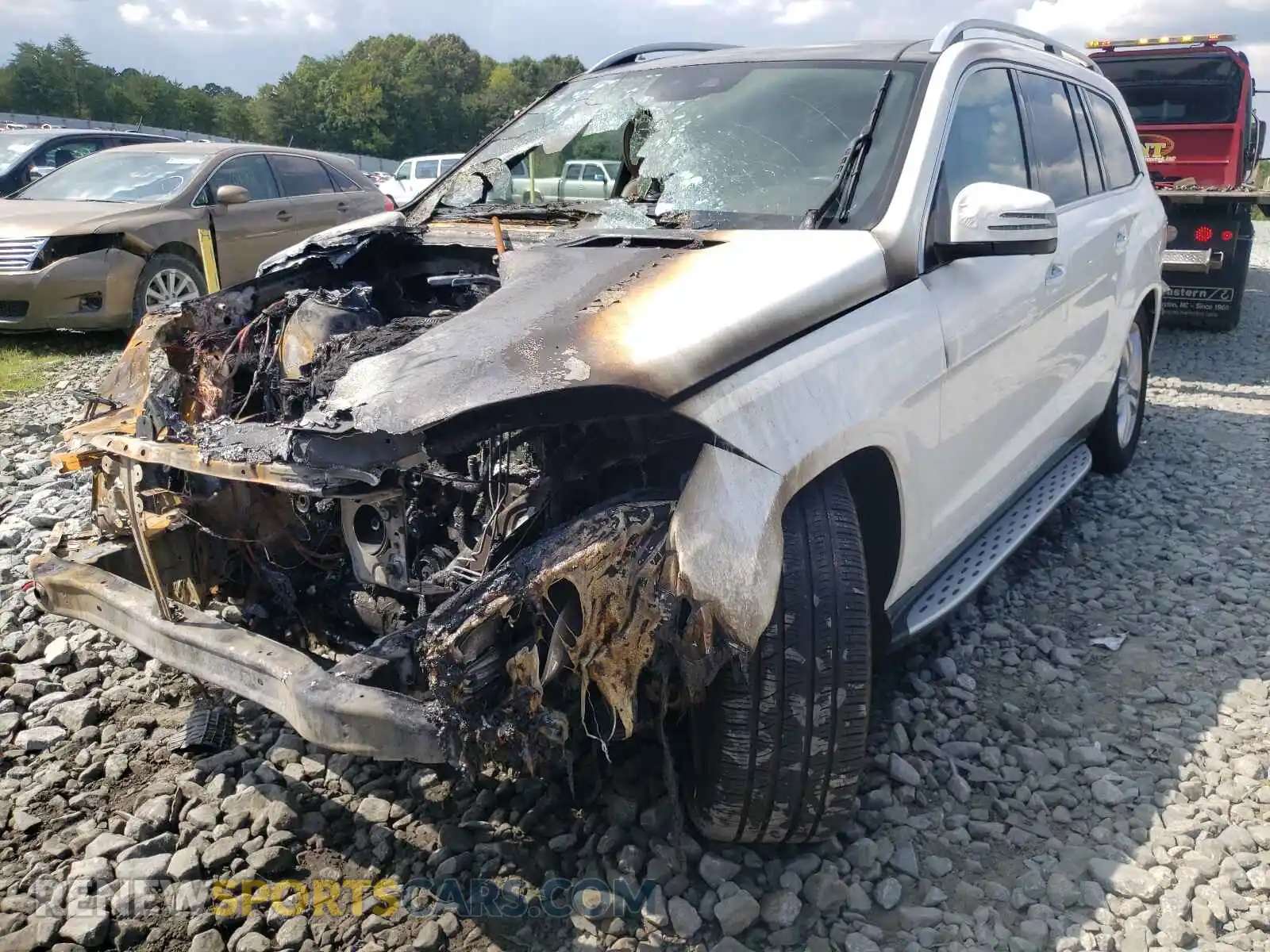 2 Photograph of a damaged car 4JGDF6EE2KB231816 MERCEDES-BENZ GLS-CLASS 2019