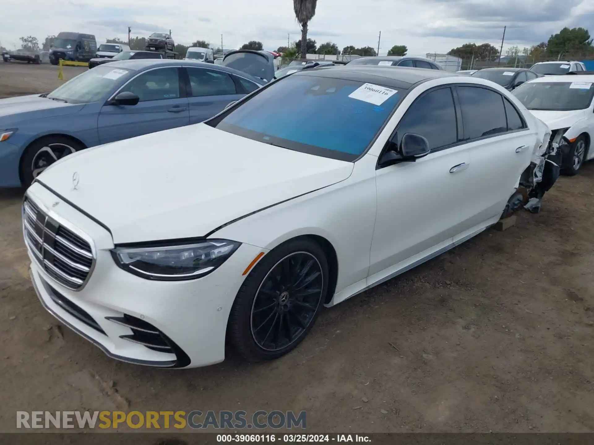 2 fotografías del automóvil dañado W1K6G6DB4PA213127 MERCEDES-BENZ S 500 2023