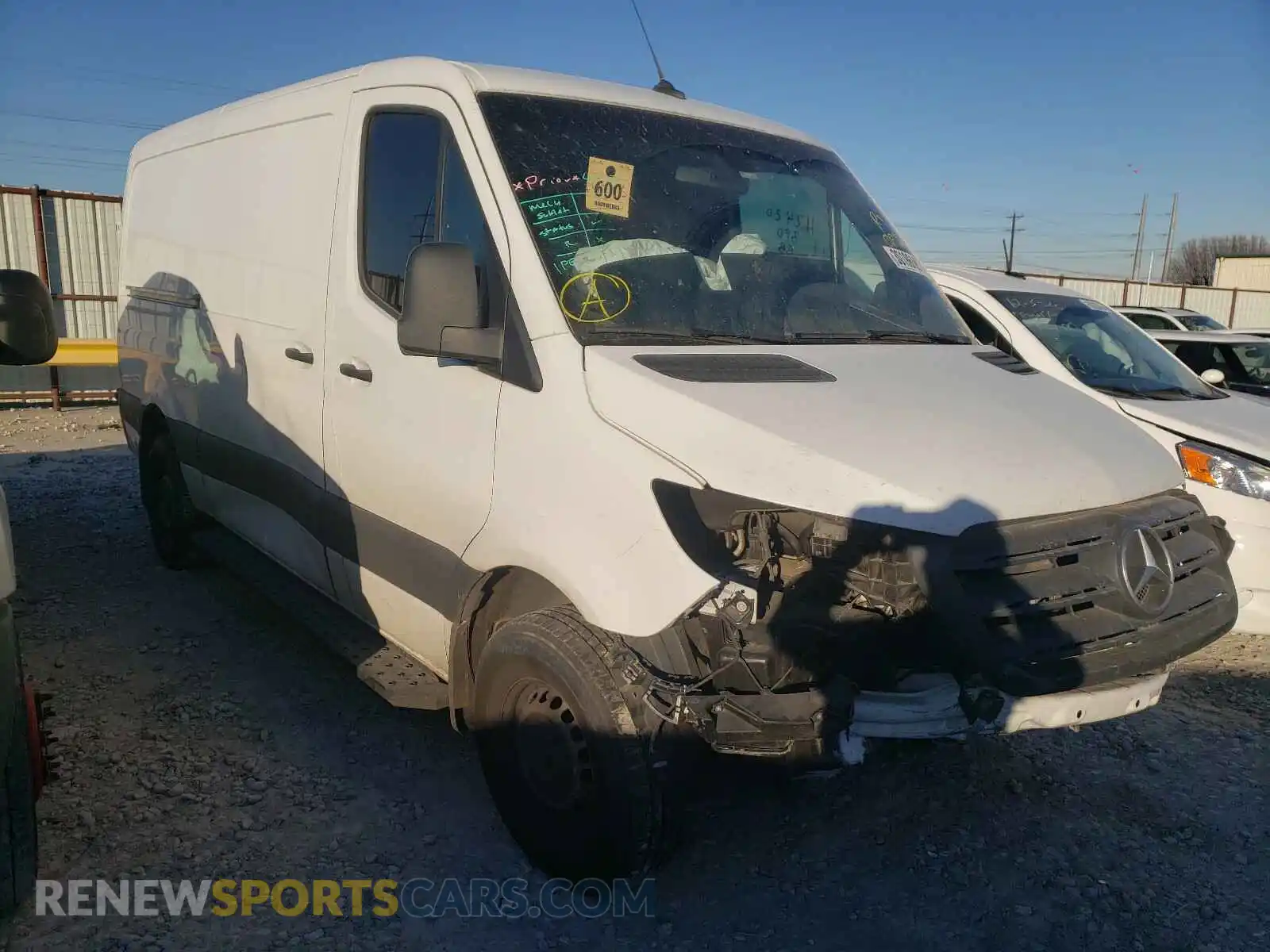 1 Photograph of a damaged car WD3PF0CD0KP028106 MERCEDES-BENZ SPRINTER 2019