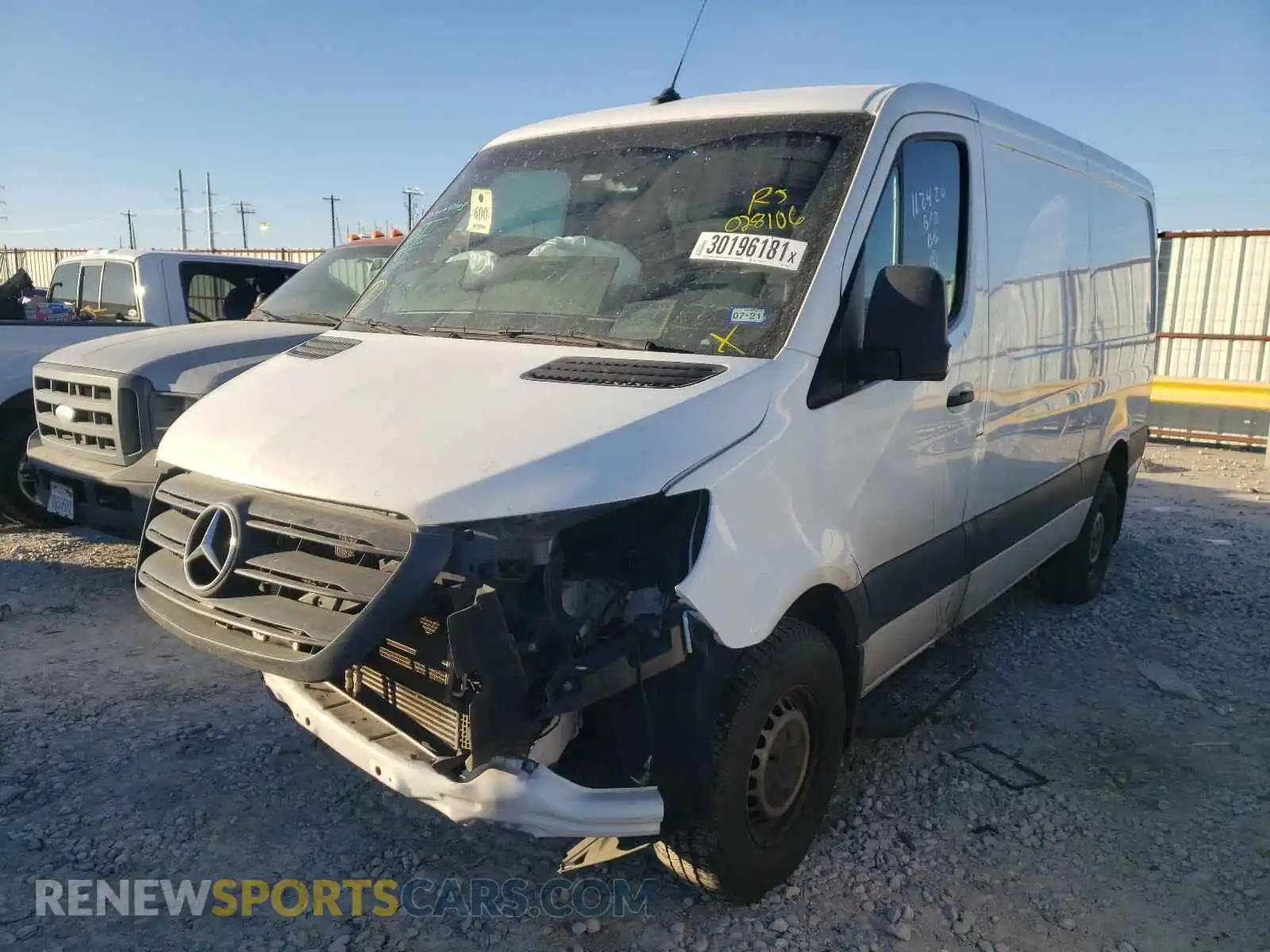 2 Photograph of a damaged car WD3PF0CD0KP028106 MERCEDES-BENZ SPRINTER 2019