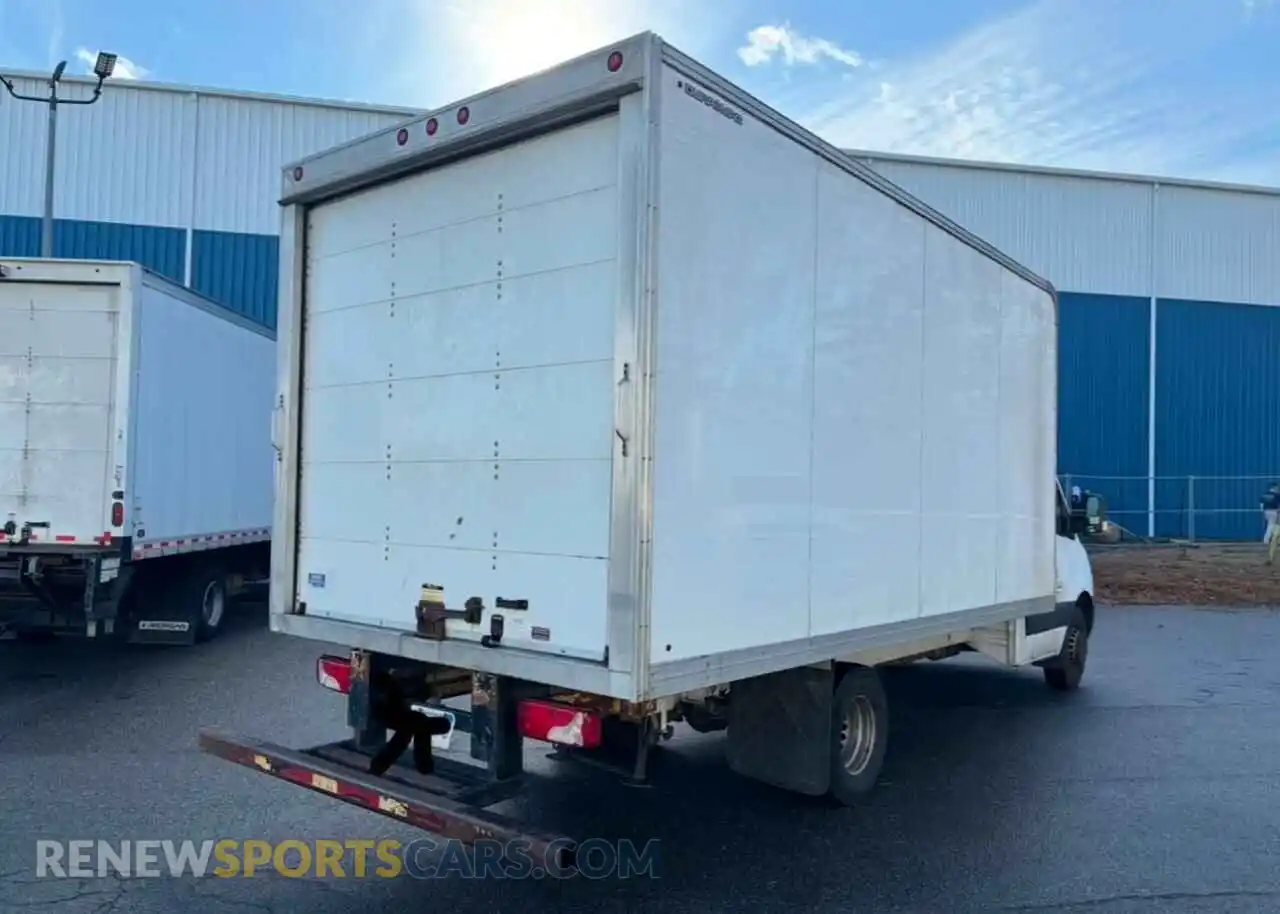 3 Photograph of a damaged car WDAPF4CD1KN020737 MERCEDES-BENZ SPRINTER 2019