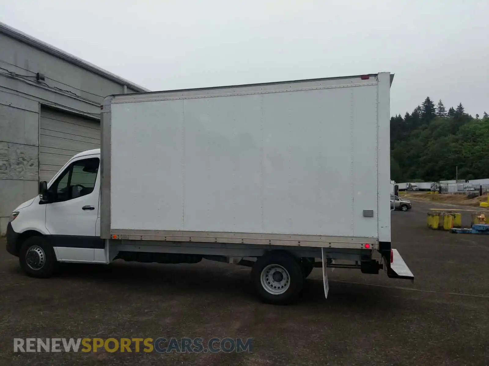3 Photograph of a damaged car WDAPF4CD3KN011490 MERCEDES-BENZ SPRINTER 2019