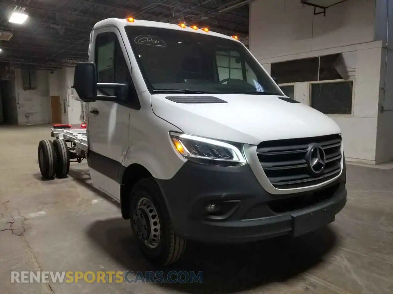 1 Photograph of a damaged car WDAPF4CD5KN015394 MERCEDES-BENZ SPRINTER 2019