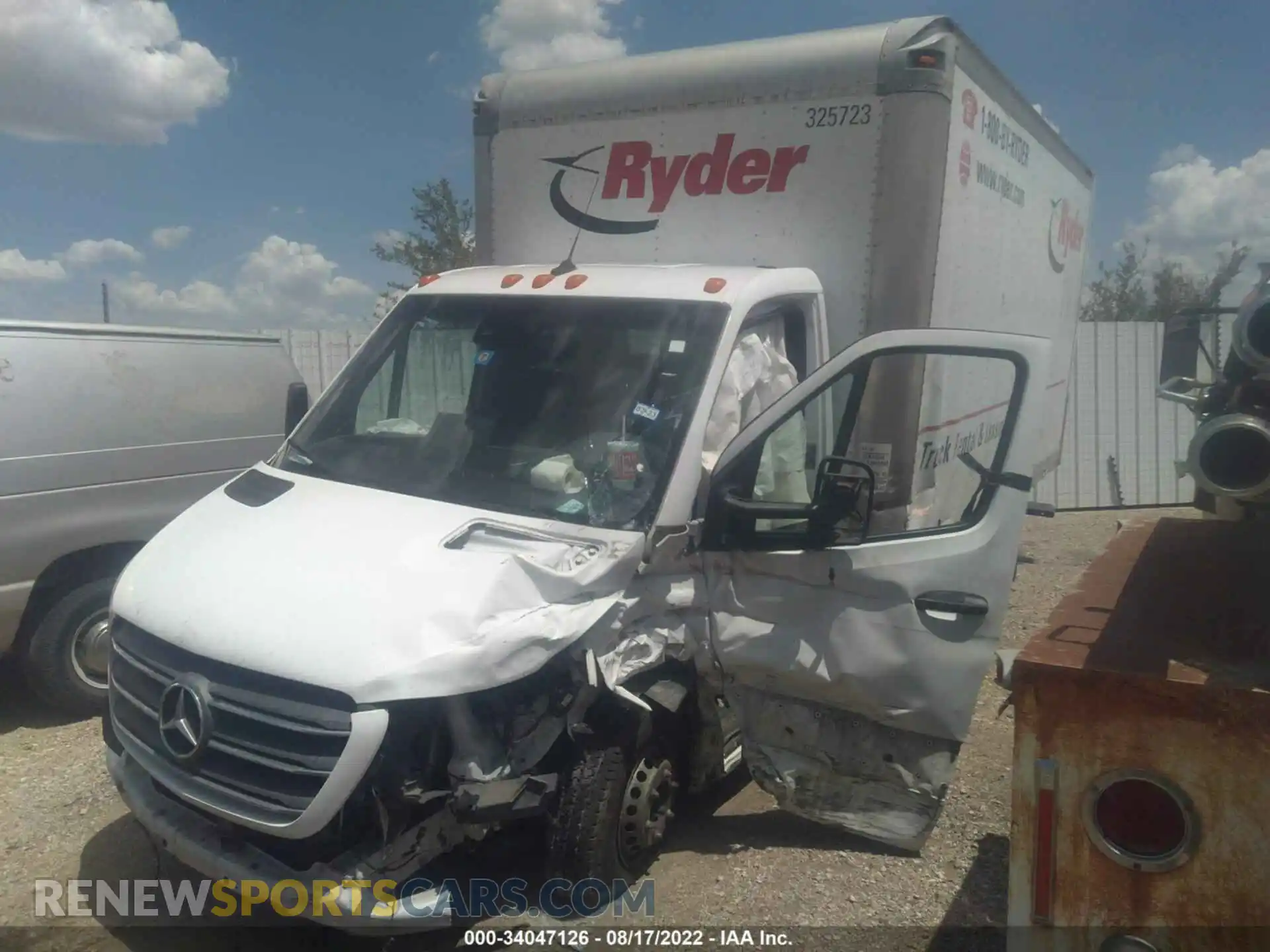 2 Photograph of a damaged car WDAPF4CD6KN020149 MERCEDES-BENZ SPRINTER 2019