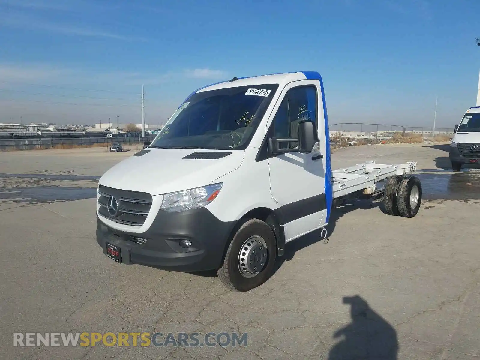2 Photograph of a damaged car WDAPF4CD8KN057848 MERCEDES-BENZ SPRINTER 2019
