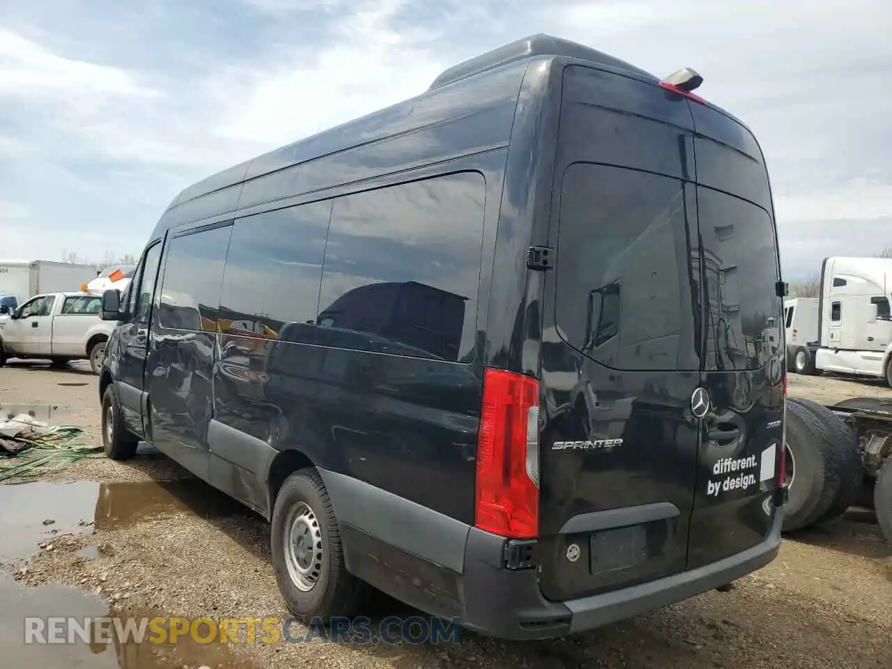 2 Photograph of a damaged car WDZPF1CD1KT010216 MERCEDES-BENZ SPRINTER 2019