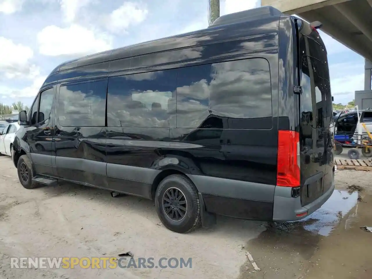 2 Photograph of a damaged car WDZPF1ED2KT014661 MERCEDES-BENZ SPRINTER 2019