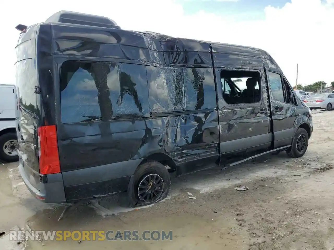 3 Photograph of a damaged car WDZPF1ED2KT014661 MERCEDES-BENZ SPRINTER 2019