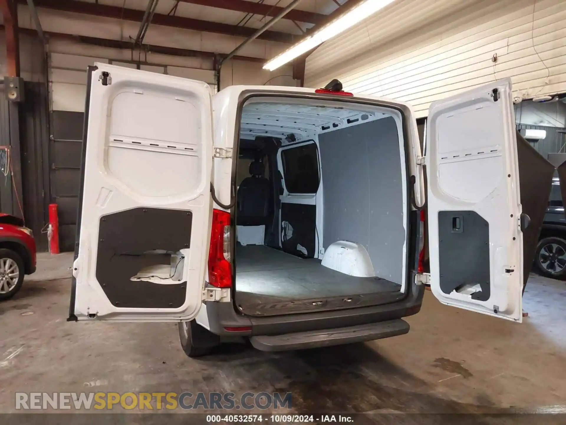 3 Photograph of a damaged car WD4PF0CD1KT013570 MERCEDES-BENZ SPRINTER 2500 2019