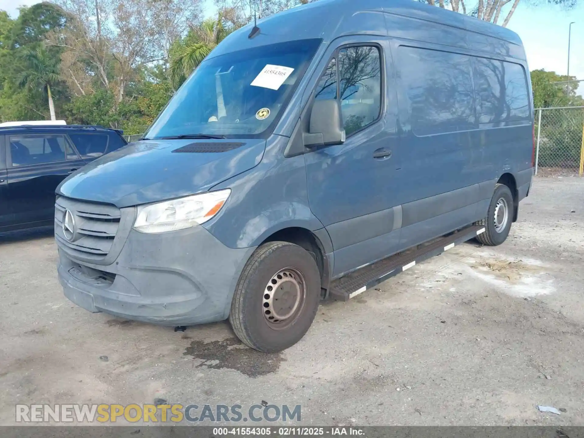2 Photograph of a damaged car WD4PF0CD9KT004602 MERCEDES-BENZ SPRINTER 2500 2019