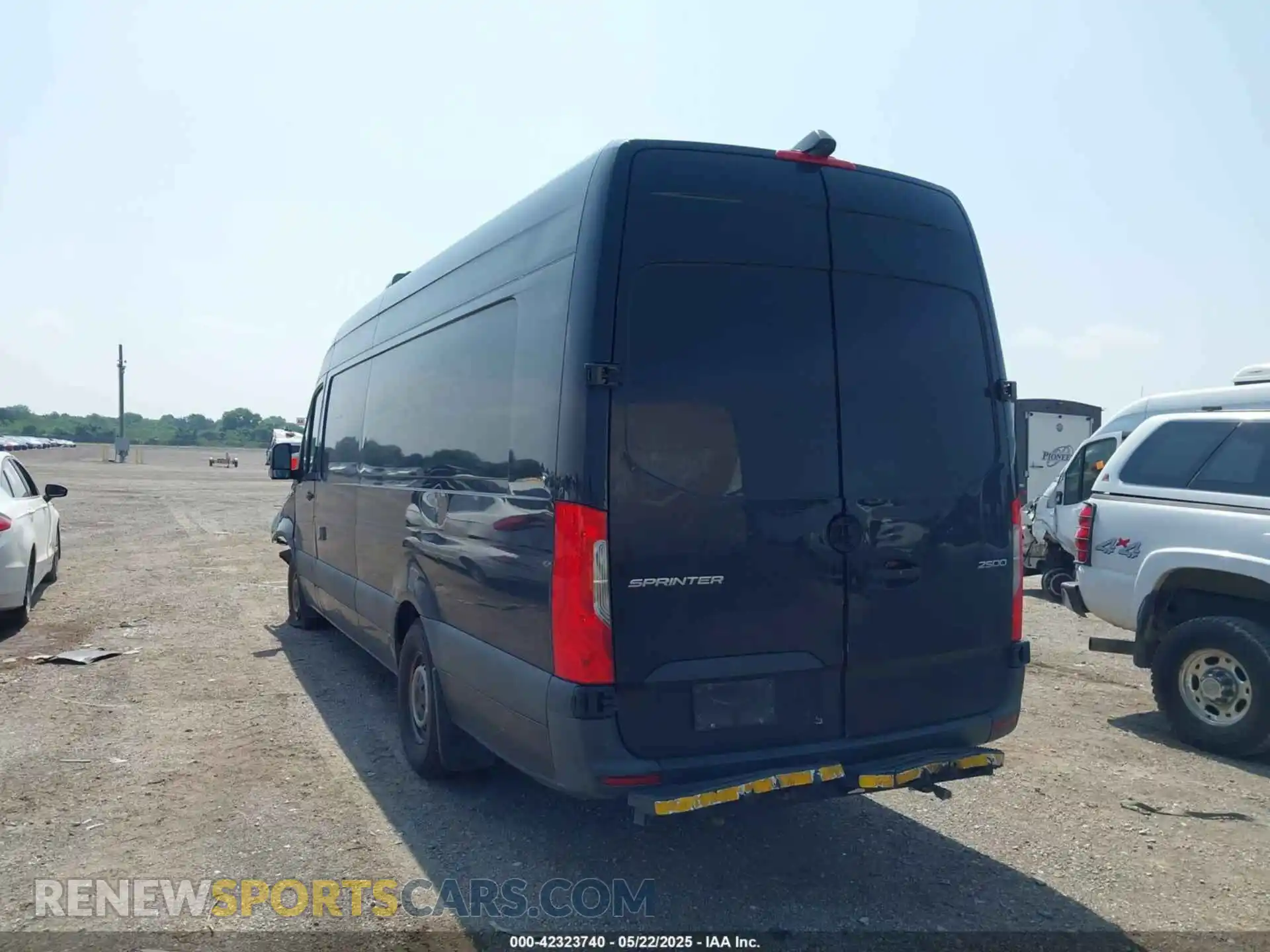 3 Photograph of a damaged car WD4PF1CD1KP173995 MERCEDES-BENZ SPRINTER 2500 2019